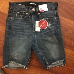 High Waisted Bermuda Shorts!